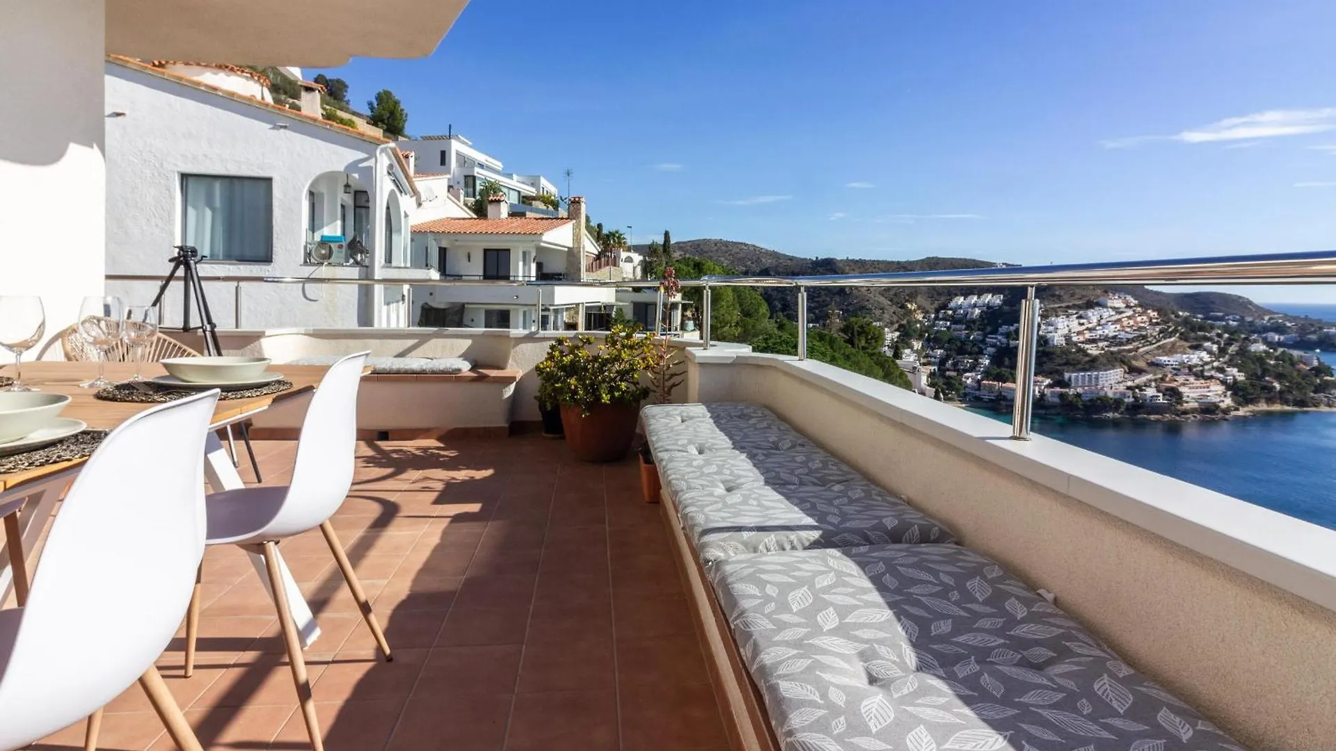Joan Margarit 2-B -Vista Excepcional Del Mediterraneo Con Piscina Comunitaria. - Es-228-159 Roses